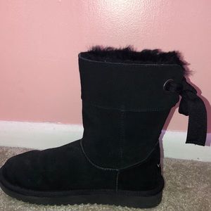 •Black kookaburra fuzz boots•